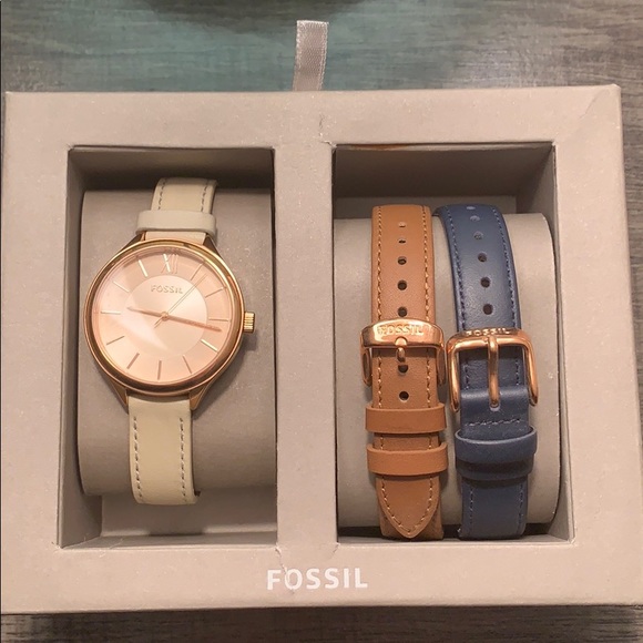 FOSSIL WATCH - Picture 1 of 5